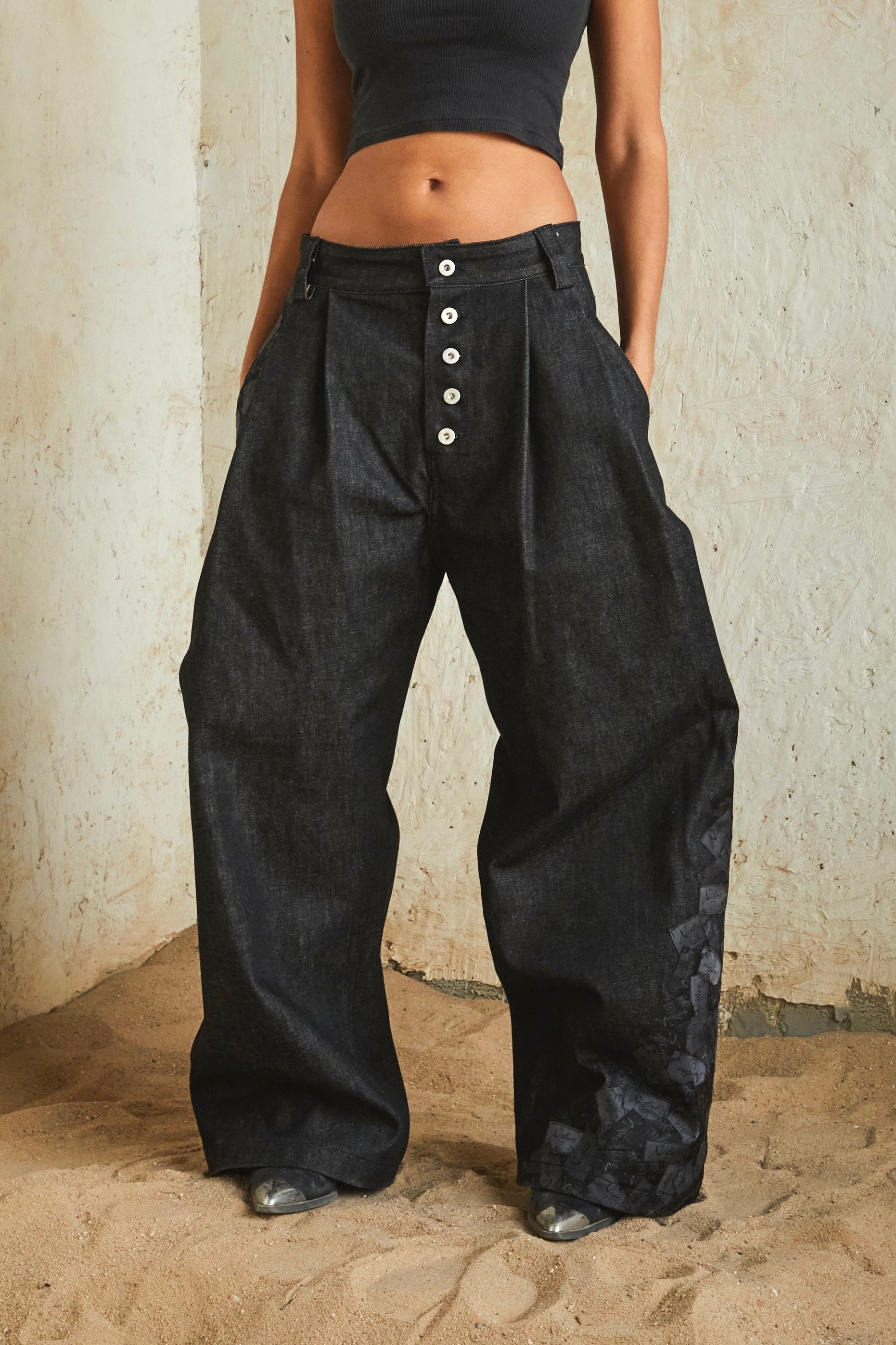 ‘CHARCOAL’ 14OZ PLEATED SELVEDGE DENIM