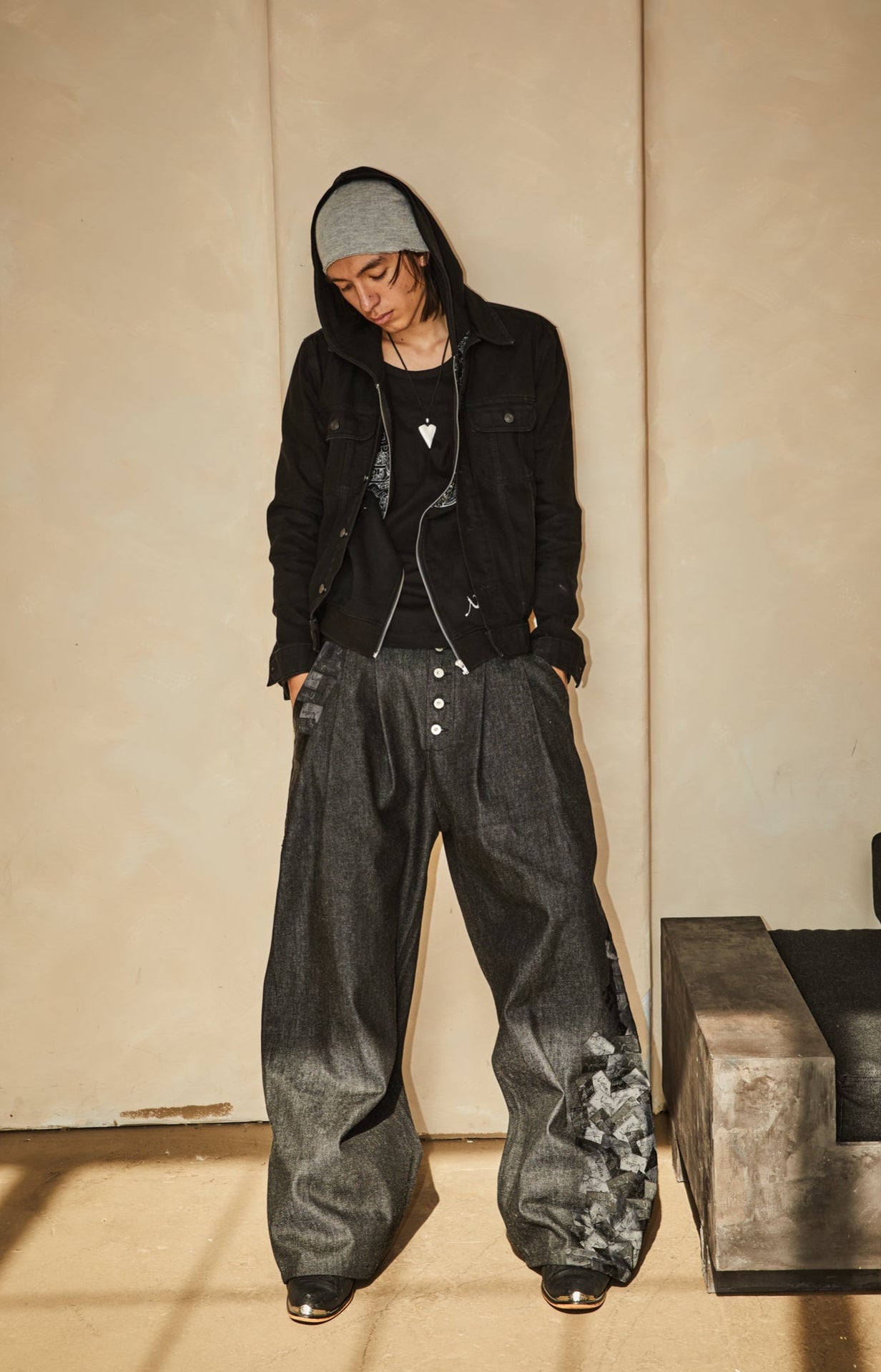 ‘CHARCOAL’ 14OZ PLEATED SELVEDGE DENIM
