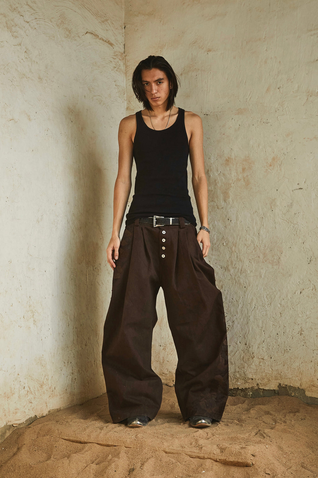 ‘EARTH BROWN’ 14OZ PLEATED SELVEDGE DENIM