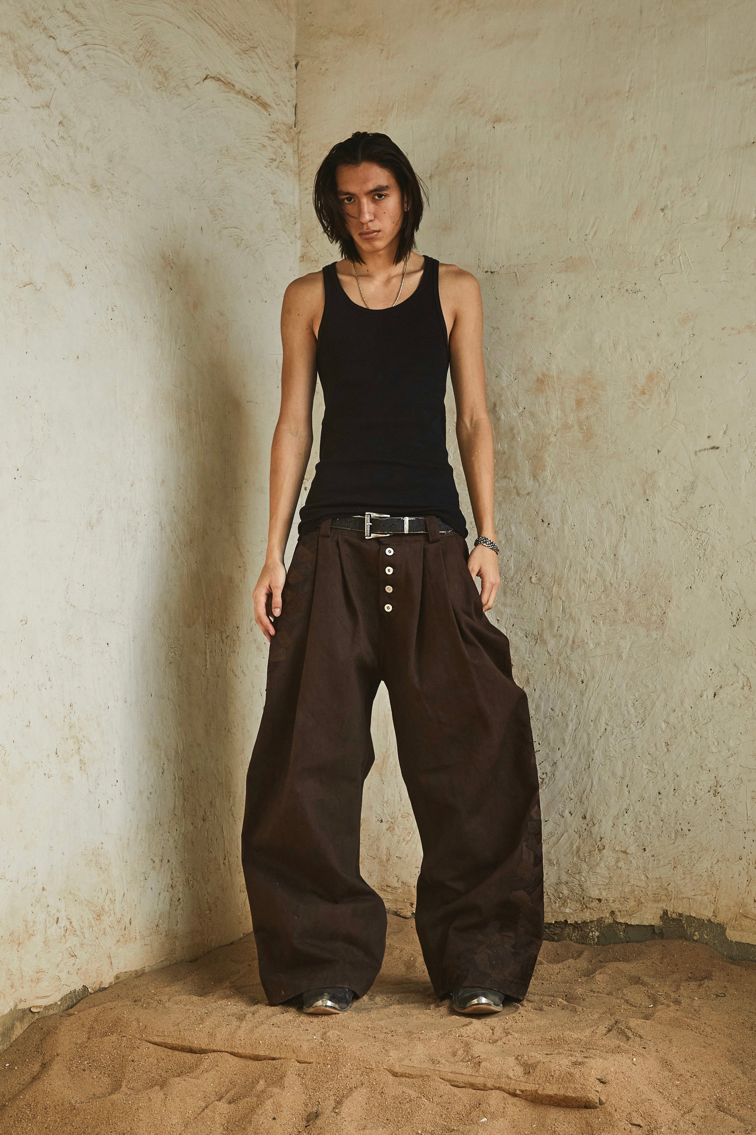 ‘EARTH BROWN’ 14OZ PLEATED SELVEDGE DENIM