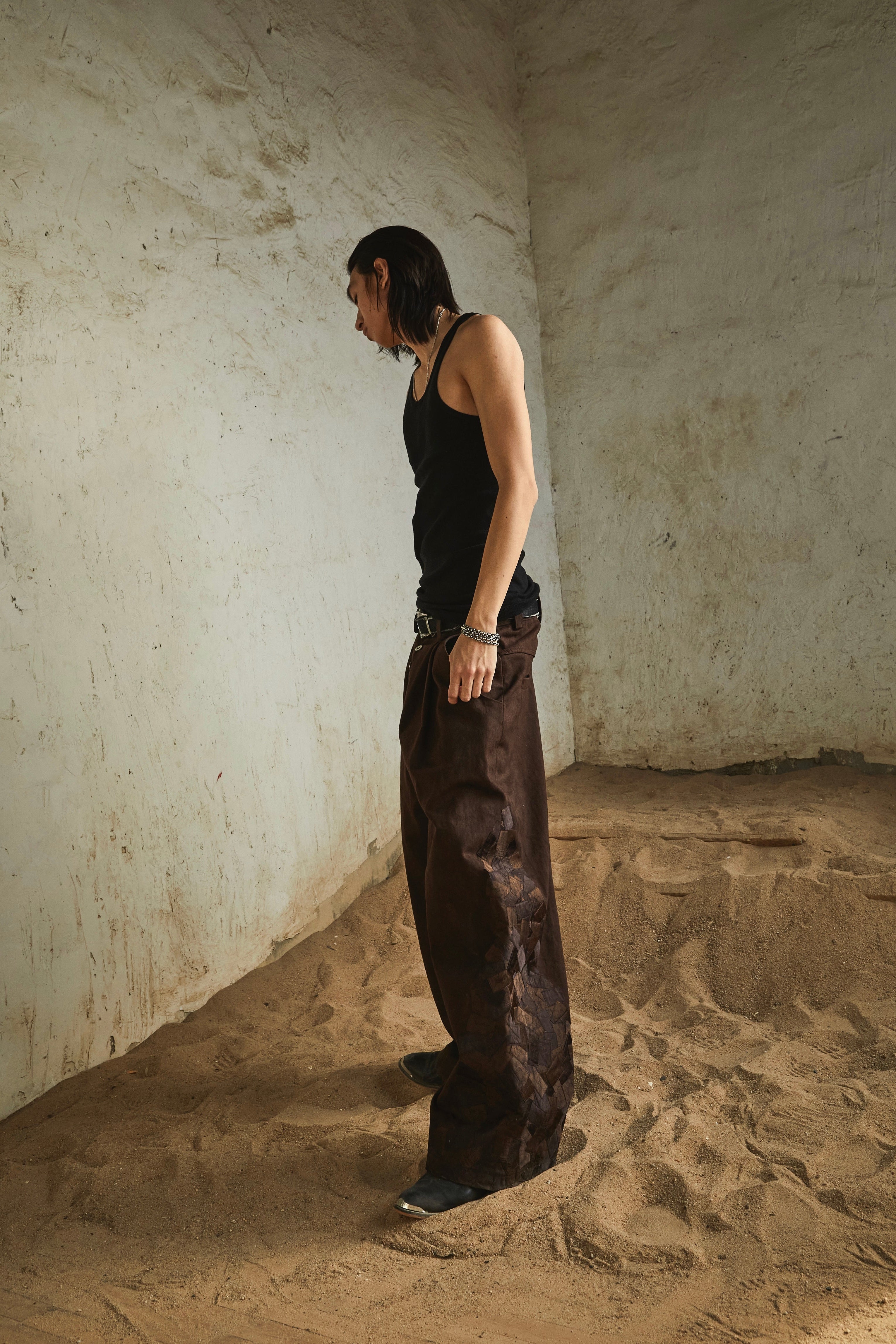‘EARTH BROWN’ 14OZ PLEATED SELVEDGE DENIM