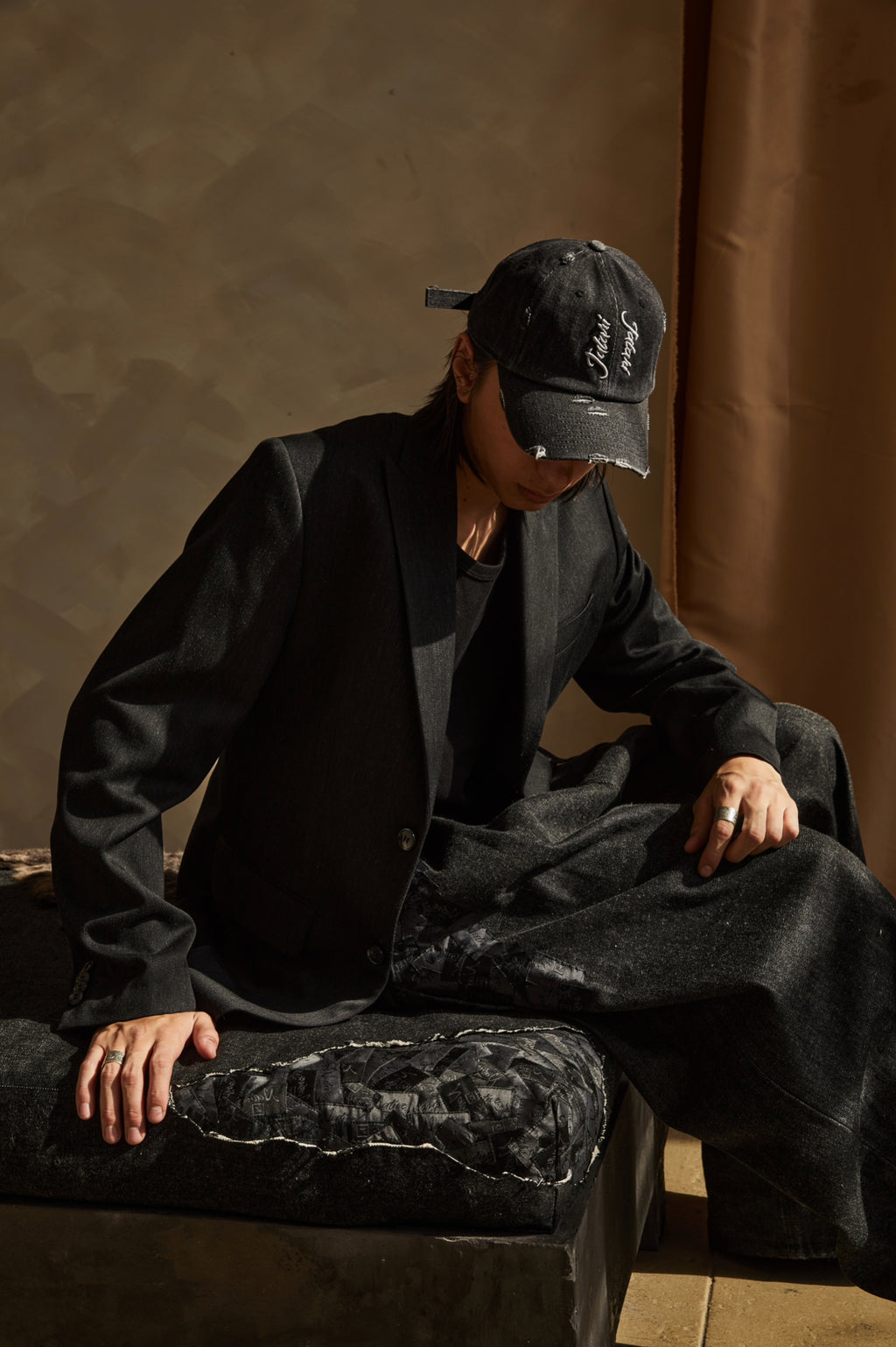 DISTRESSED DENIM ‘JATARI’ CAP